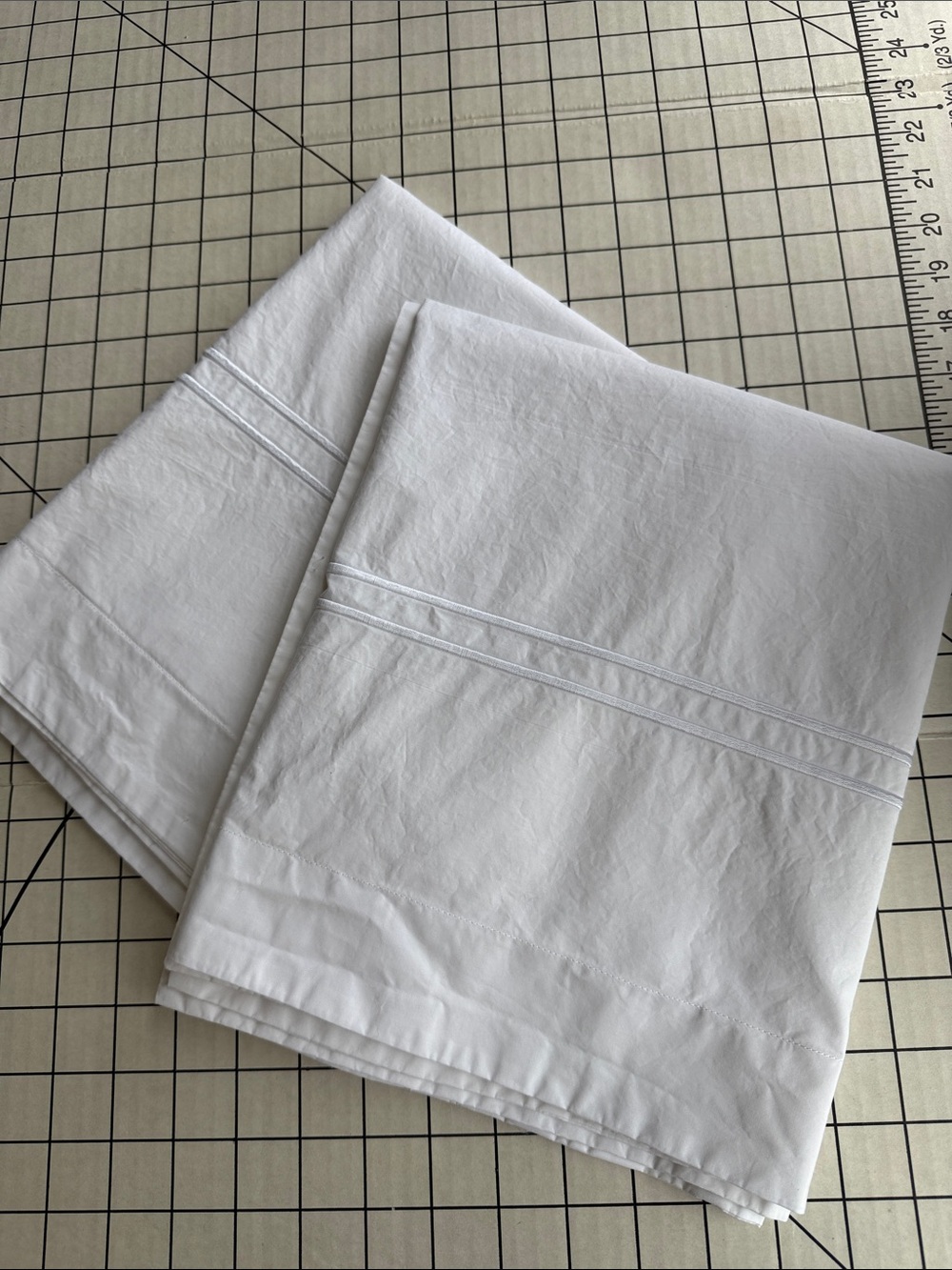Fieldcrest White Cotton Pillowcases Pair Standard Size Embroidered Trim